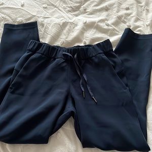 Lululemon on the fly pant